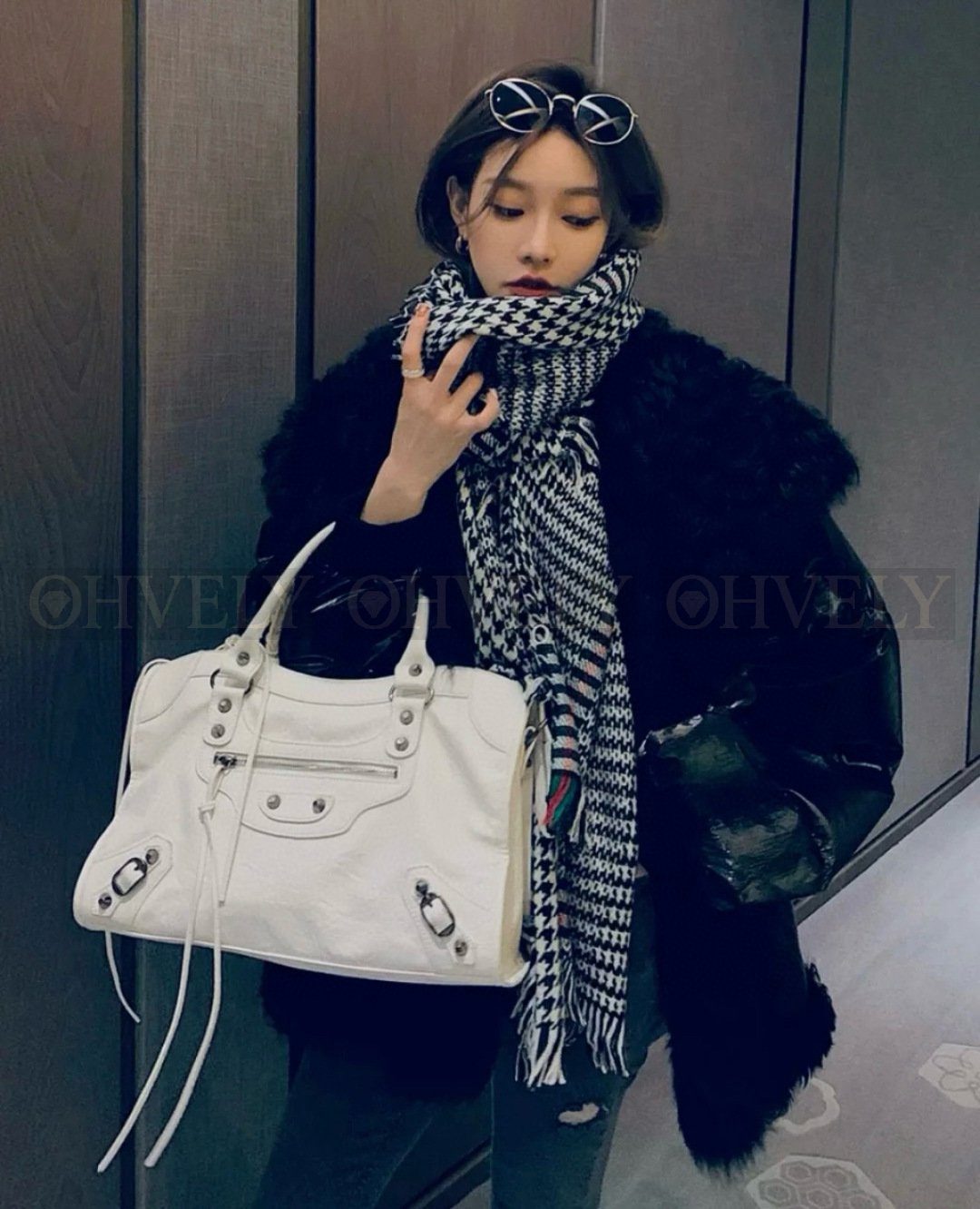 Balenciaga Le city 미디엄백(화이트)실버버클